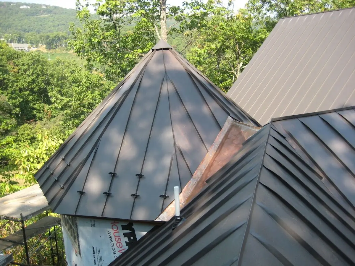 Professional Roof Tarp Installation by Craftsman Roofing in Faye Wright
